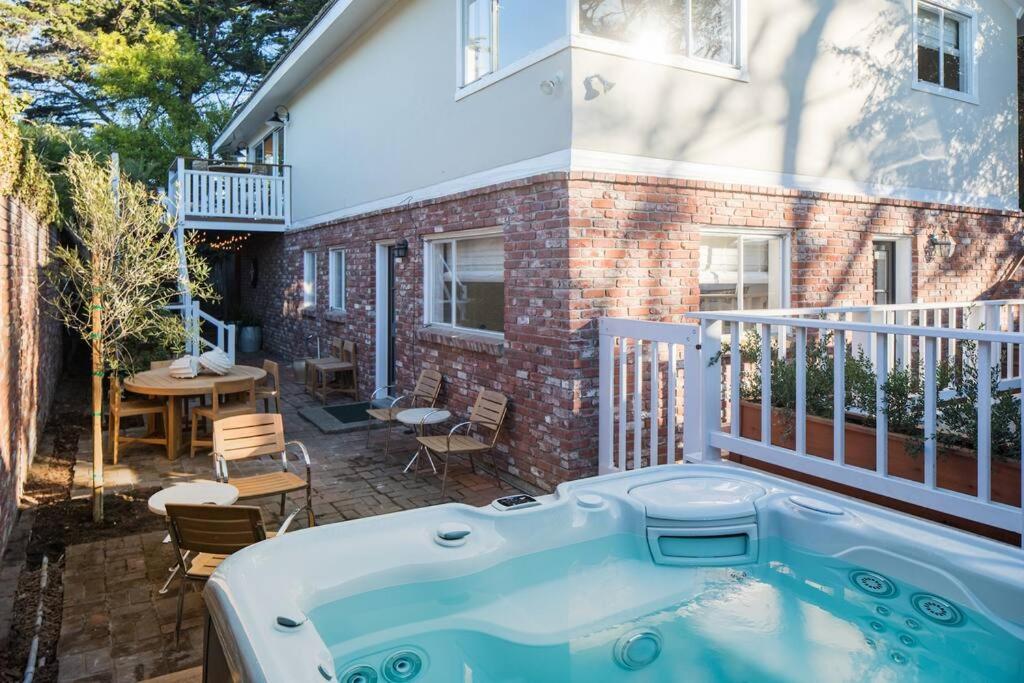 | Ocean House