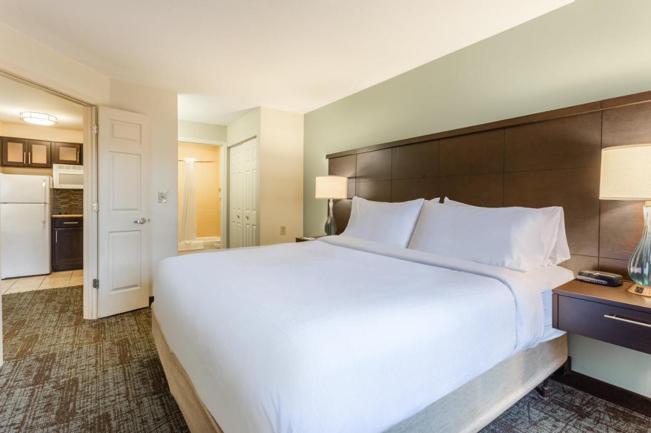 Queen Suite - Disability Access/Non-Smoking at Staybridge Suites Davenport, an IHG Hotel