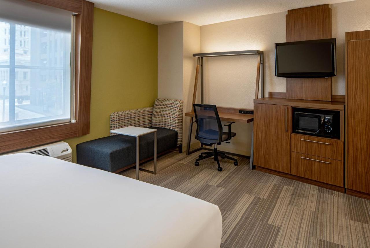 Executive King Room at Holiday Inn Express New Orleans Downtown by IHG