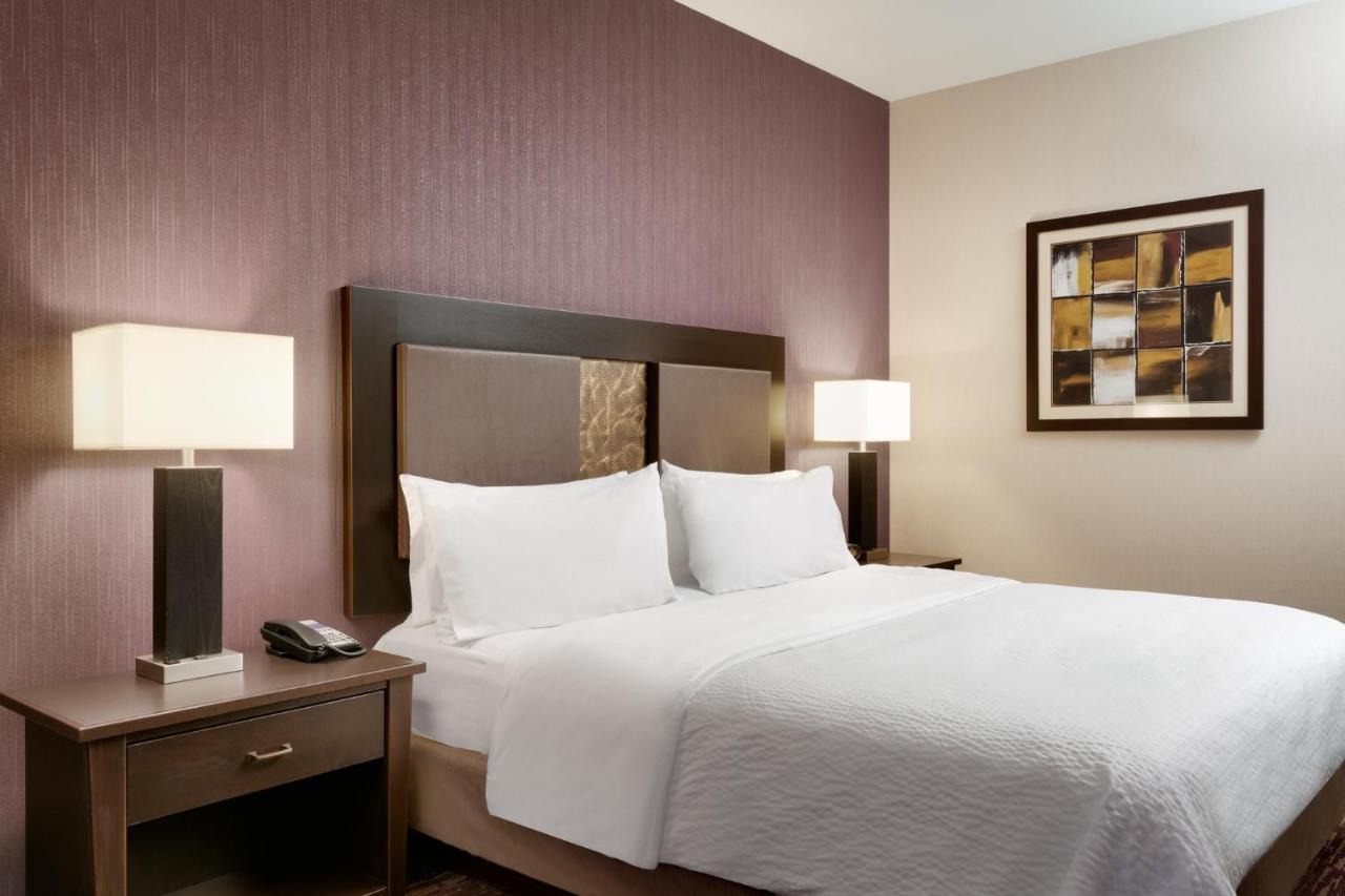King Room - Non-Smoking at Holiday Inn Express & Suites Billings by IHG
