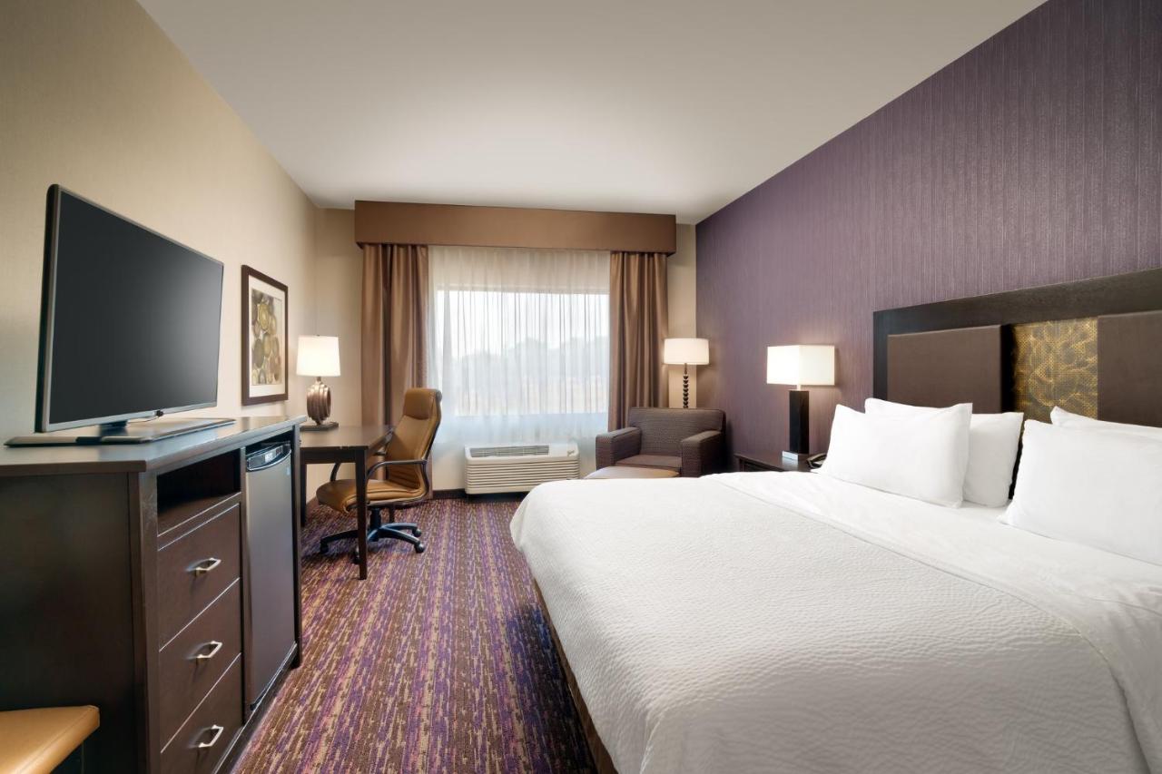 King Room - Non-Smoking at Holiday Inn Express & Suites Billings by IHG