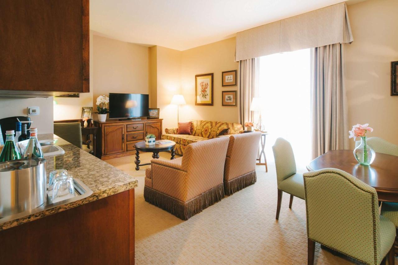 One-Bedroom Suite at Hotel Viata