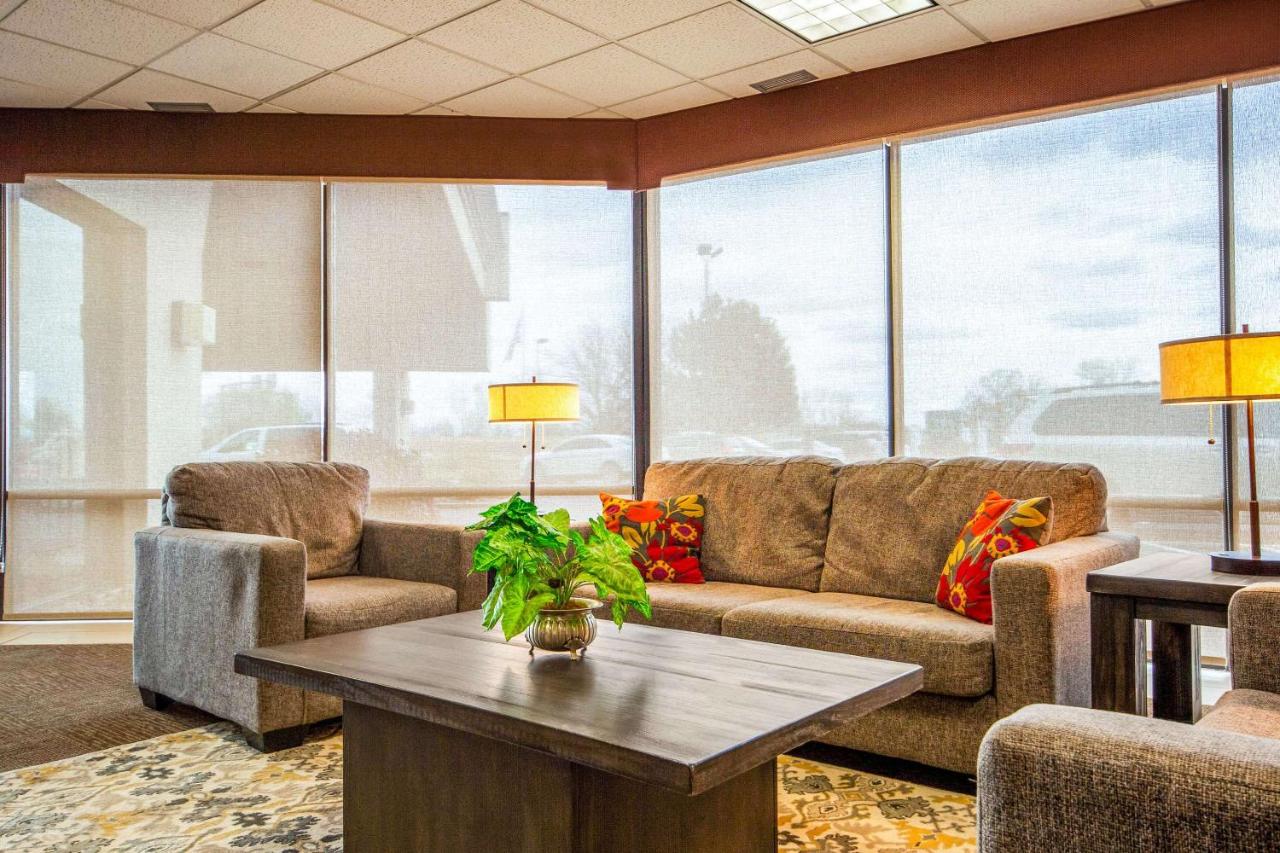 | Suburban Studios I-80 Grand Island