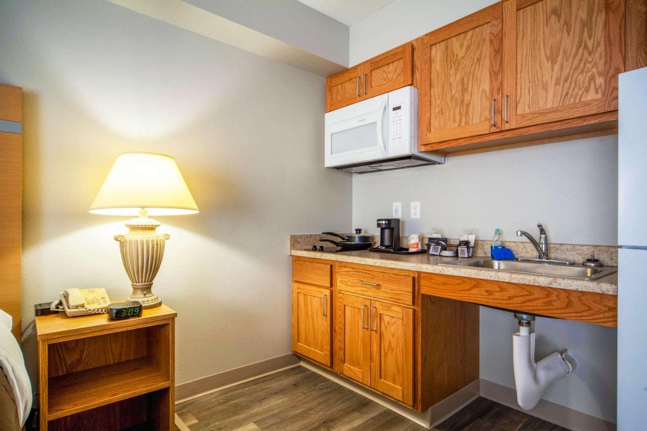 | Suburban Studios I-80 Grand Island
