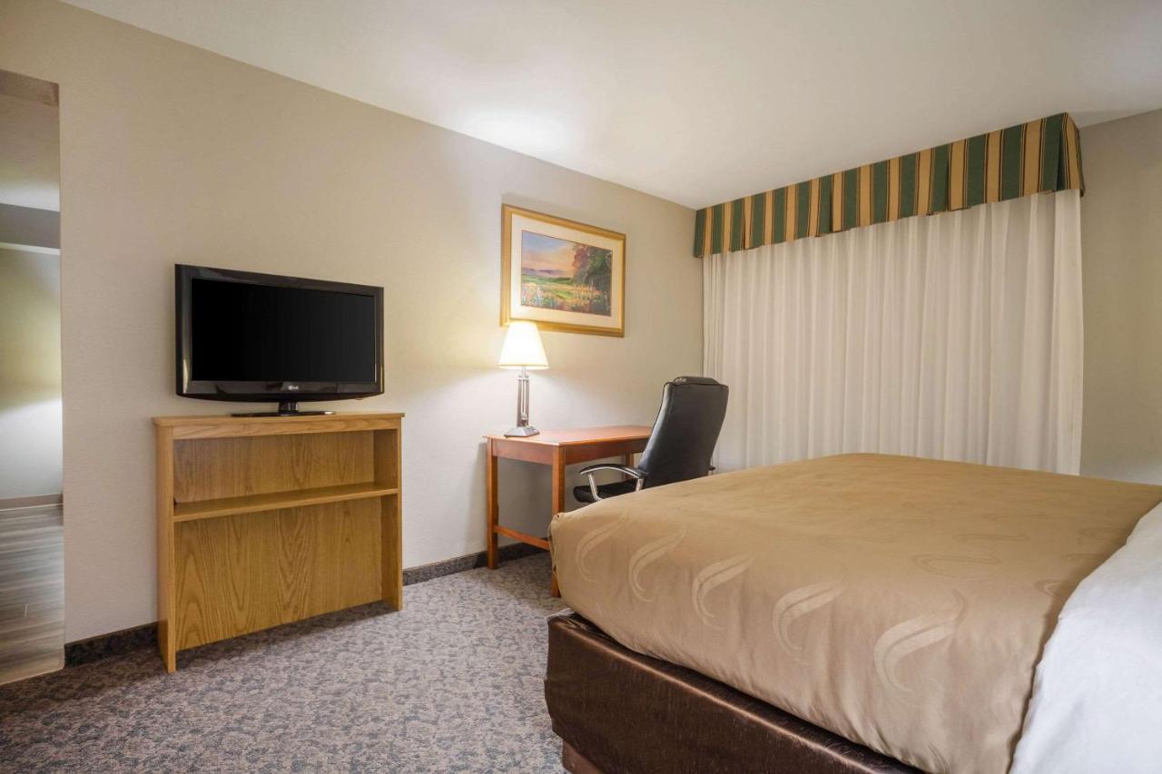 | Suburban Studios I-80 Grand Island