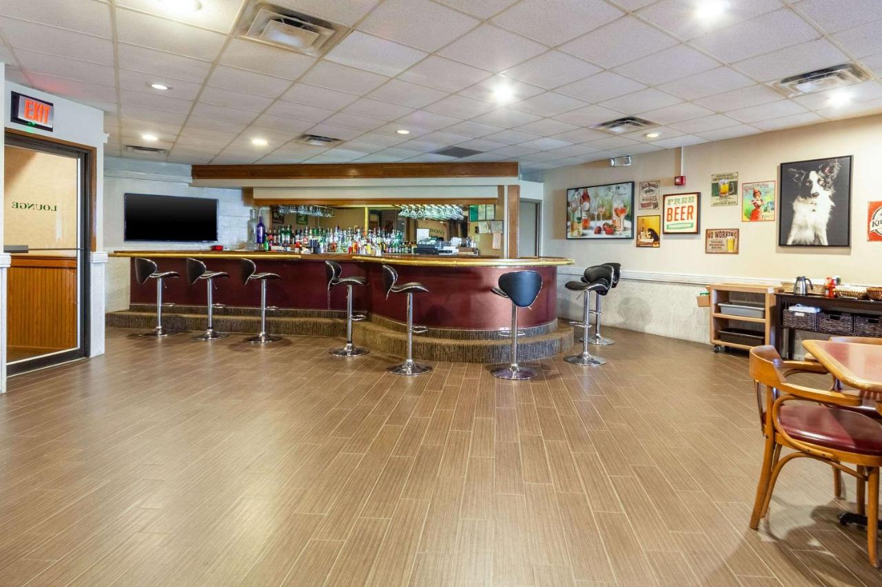 | Suburban Studios I-80 Grand Island