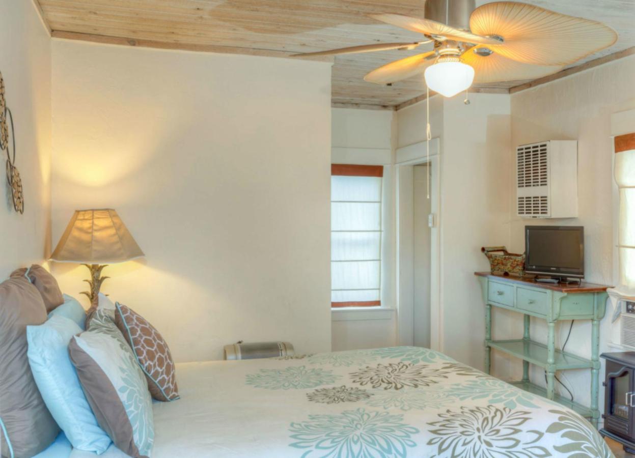  | River Rock Inn