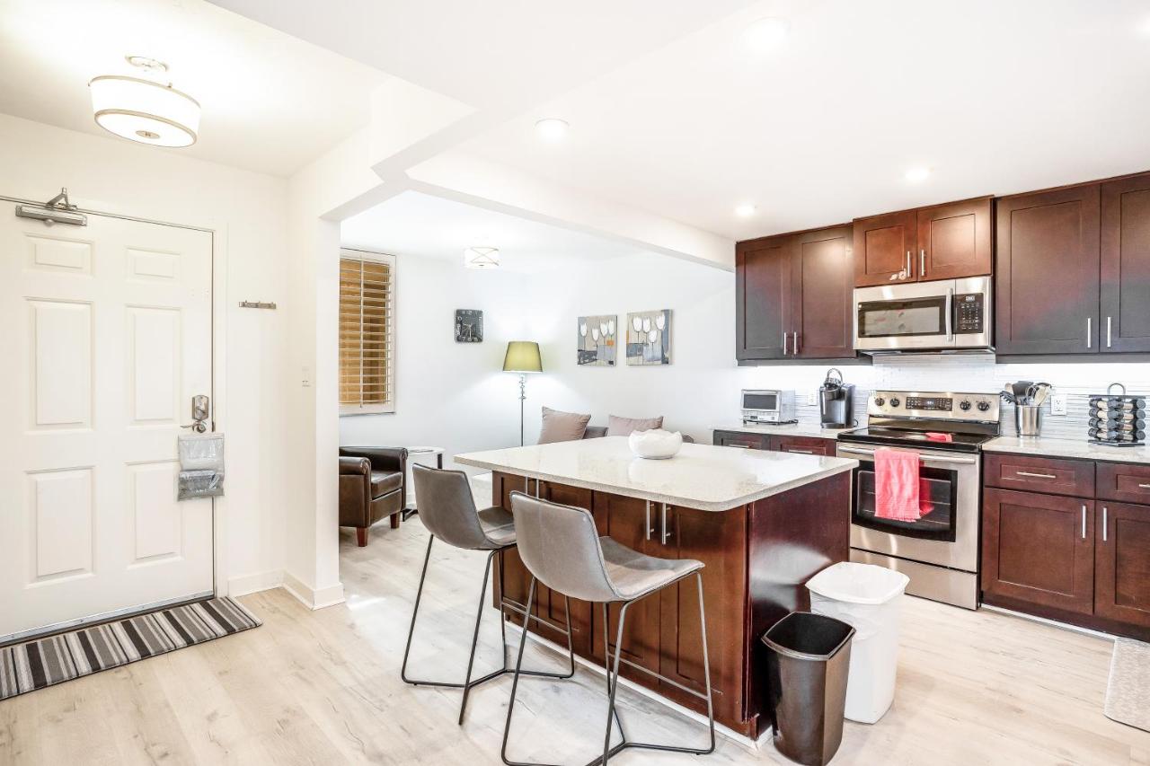 | Vanderbilt Luxury Landing