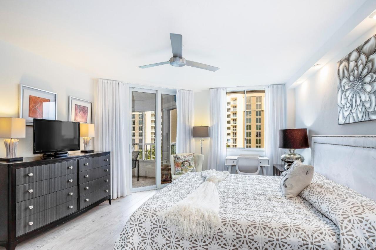 | Vanderbilt Luxury Landing