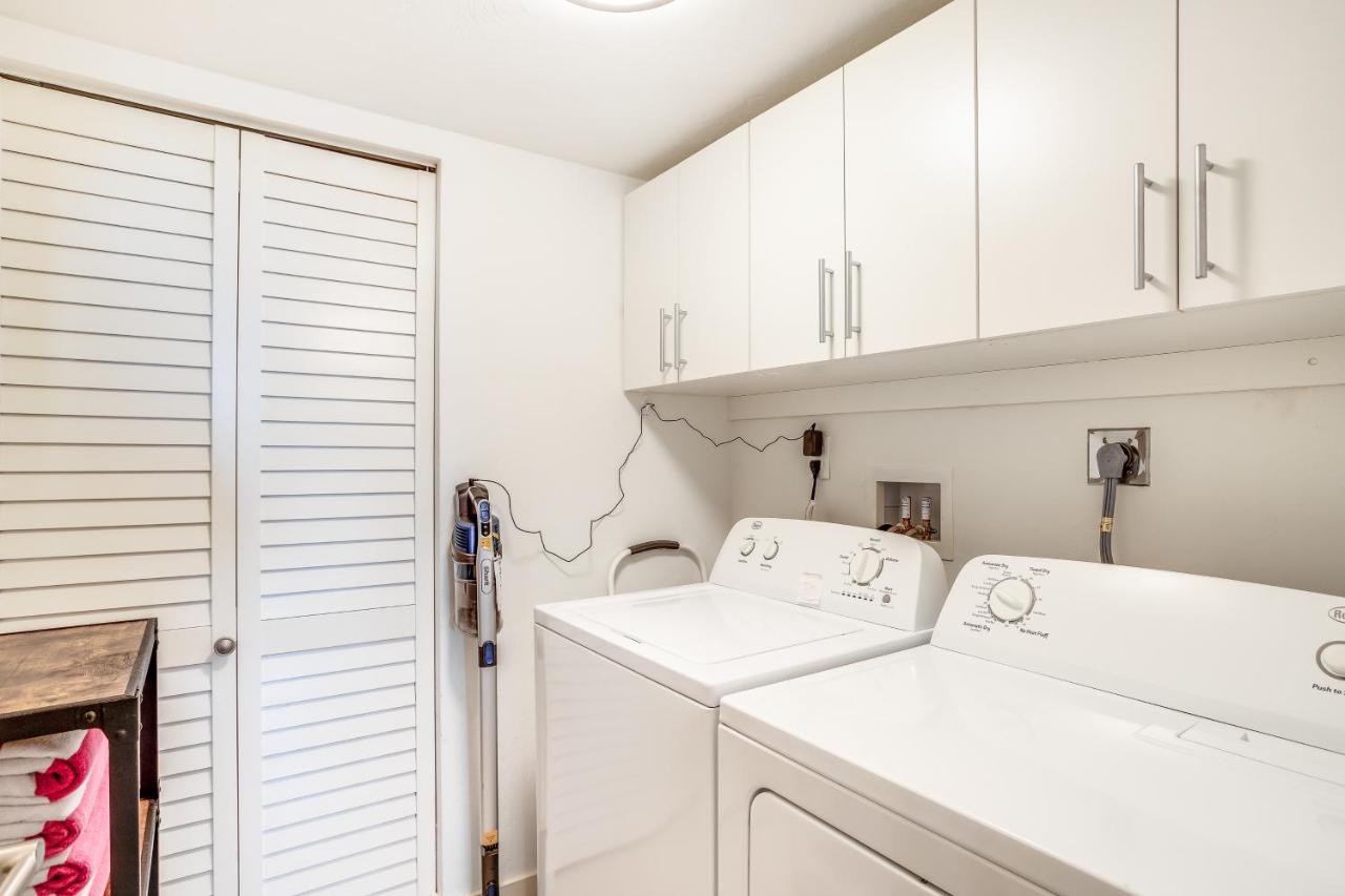 | Vanderbilt Luxury Landing
