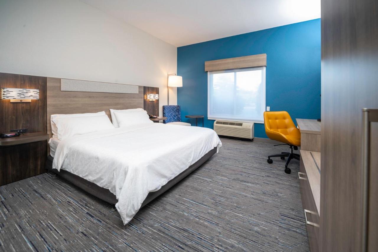 | Holiday Inn Express and Suites Atlanta-Johns Creek, an IHG Hotel