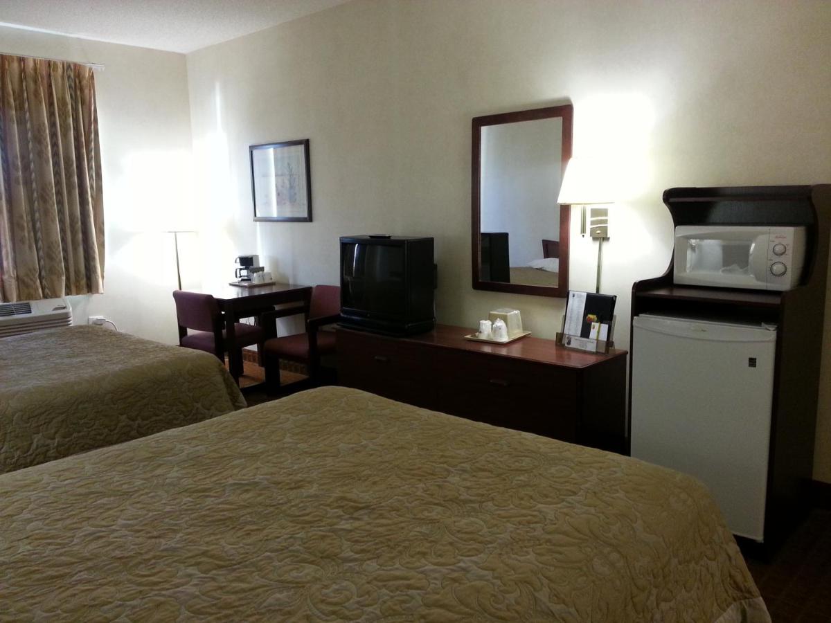 Studio Suite with Two Queen Beds - Non-Smoking at Super 8 by Wyndham Page/Lake Powell