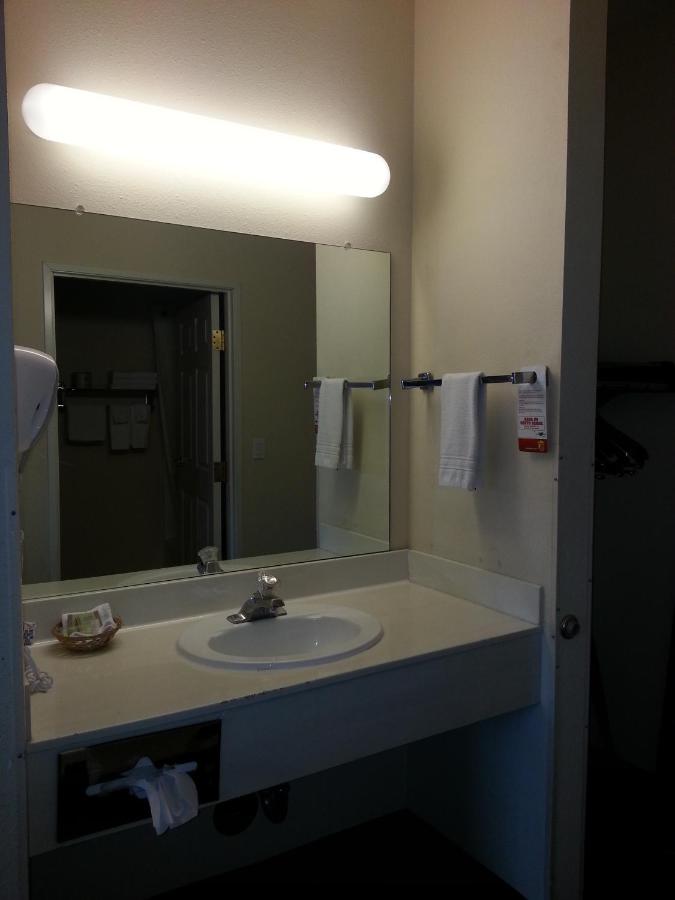 King Room - Disability Access - Non-Smoking at Super 8 by Wyndham Page/Lake Powell