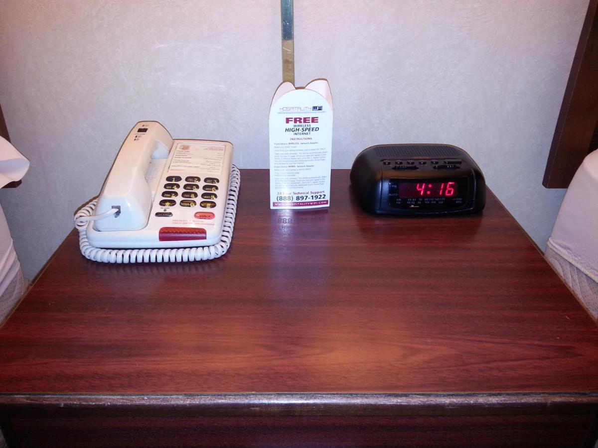 King Studio Suite - Non-Smoking at Super 8 by Wyndham Page/Lake Powell
