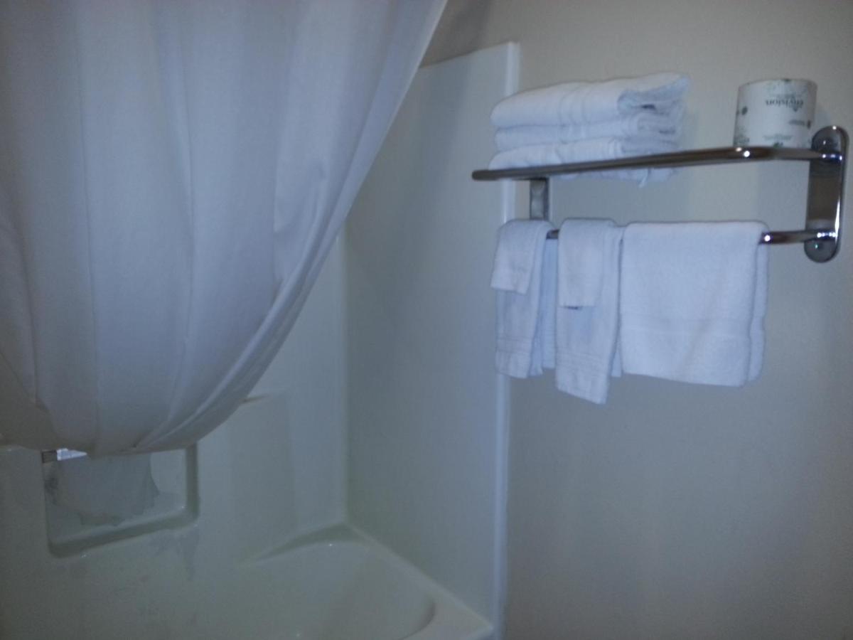 King Room - Disability Access - Non-Smoking at Super 8 by Wyndham Page/Lake Powell