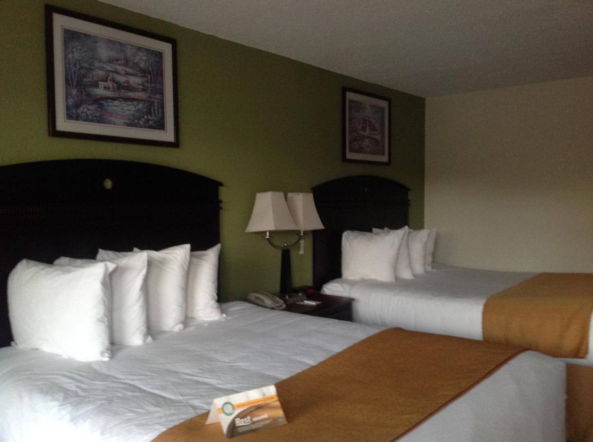 Queen Room with Two Queen Beds - Non-Smoking at Quality Inn Chipley I-10 at Exit 120