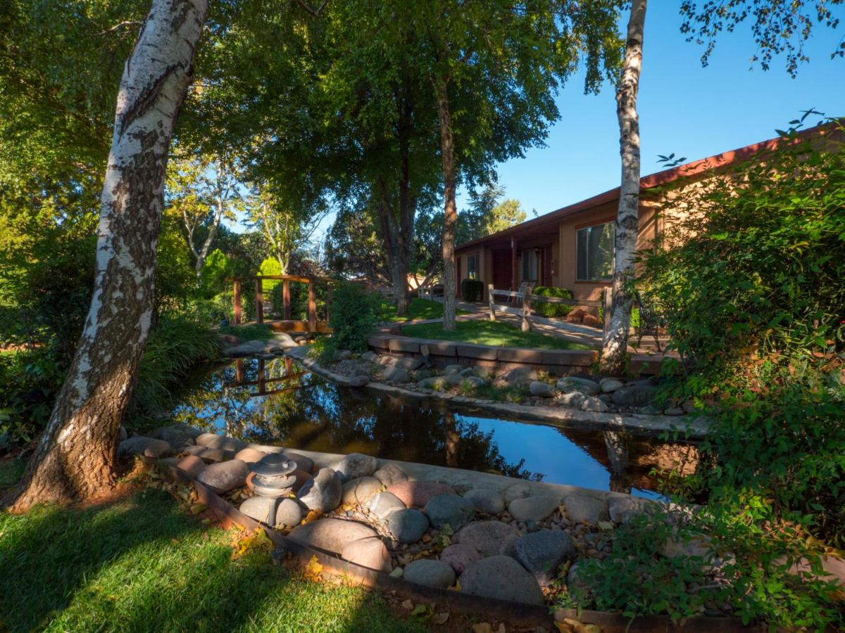 | Sky Ranch Lodge