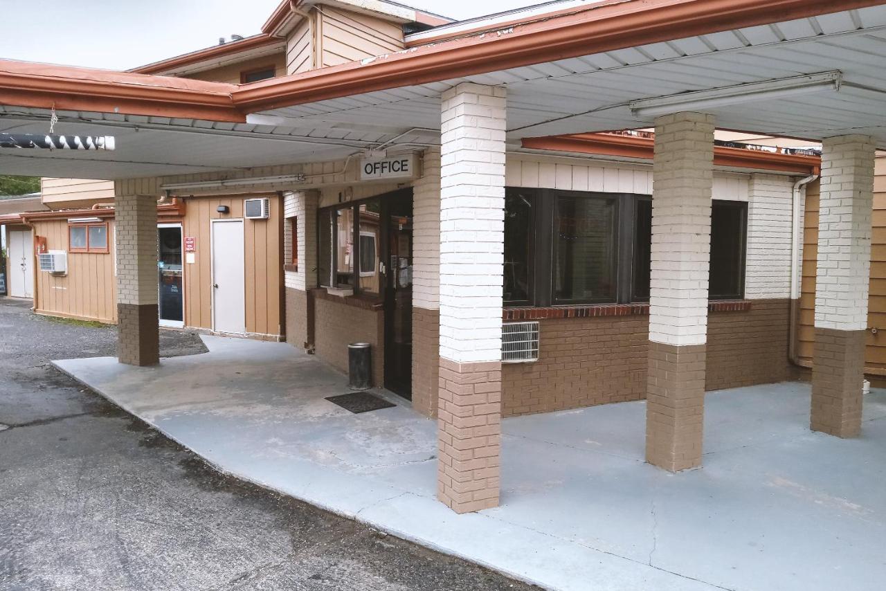| Blue Way Inn & Suites Winfield