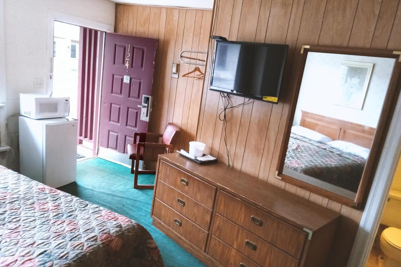 | Blue Way Inn & Suites Winfield