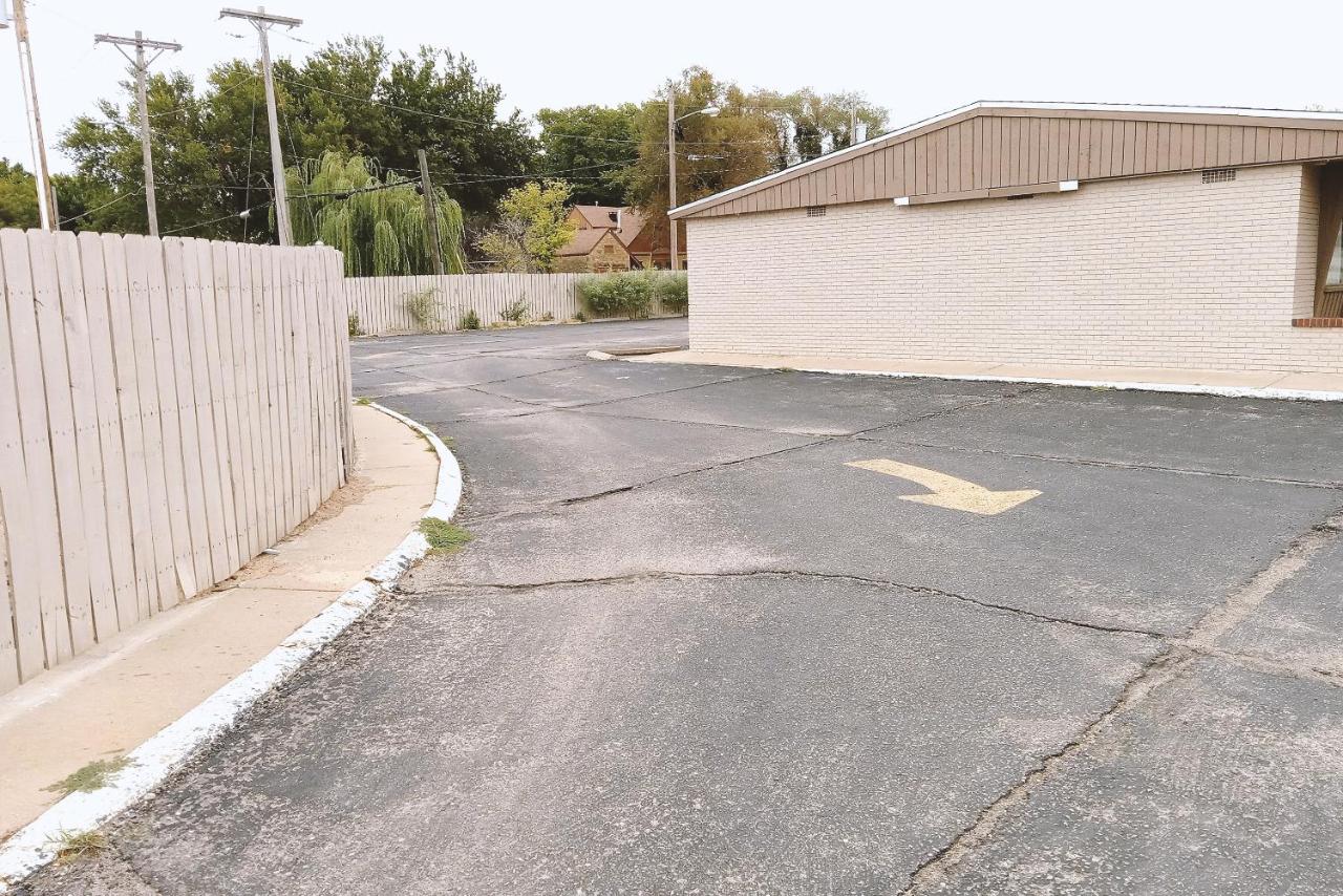 | Blue Way Inn & Suites Winfield