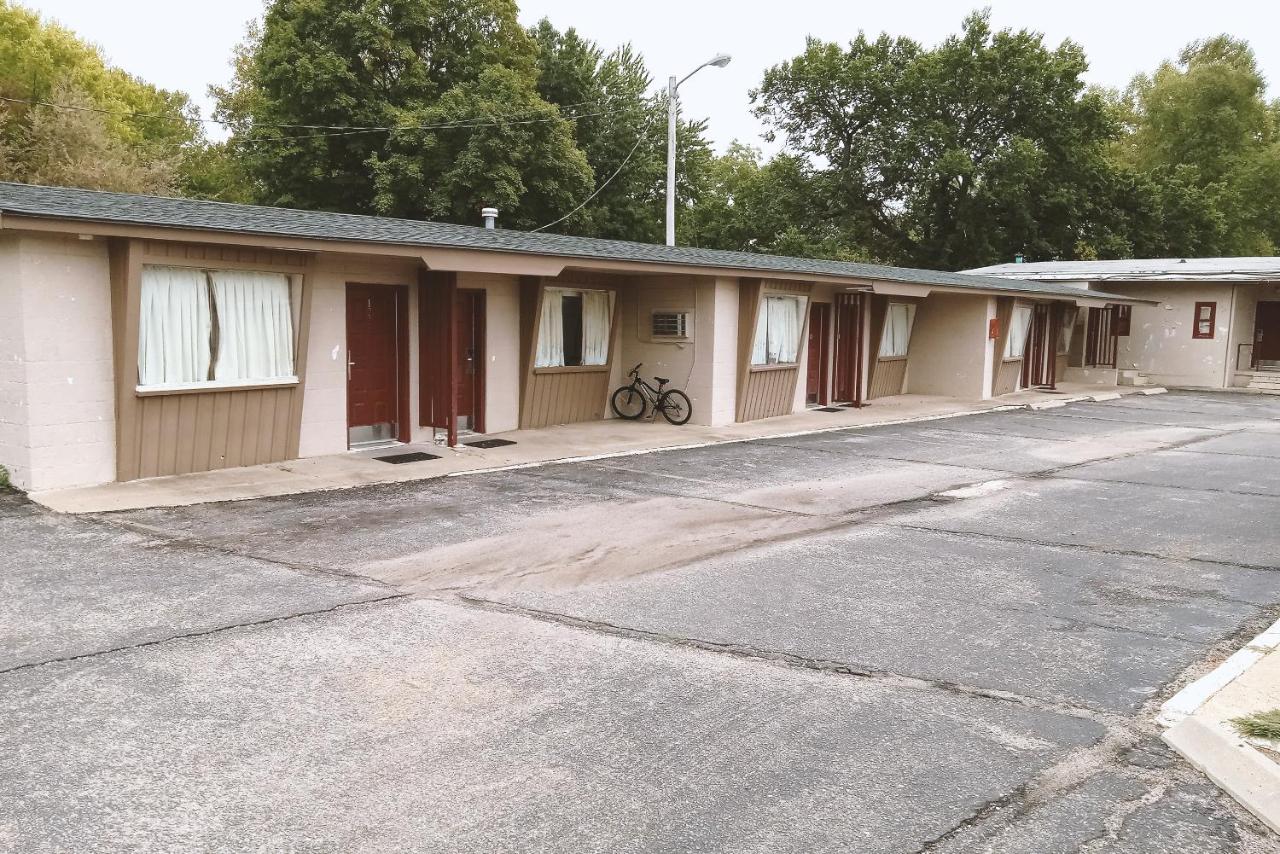 | Blue Way Inn & Suites Winfield