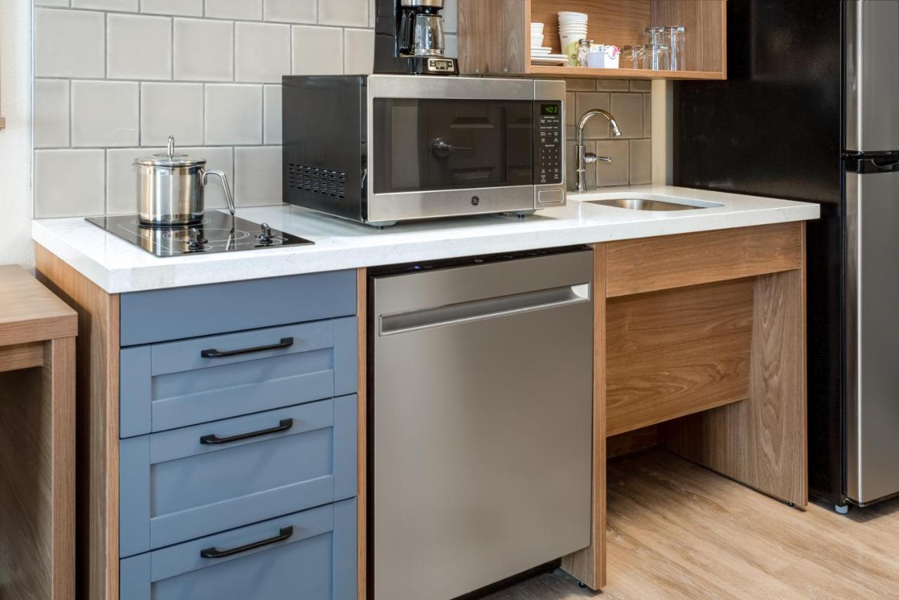 Queen Studio with Roll-In Shower - Disability Access - Non-Smoking at Candlewood Suites Grand Junction by IHG