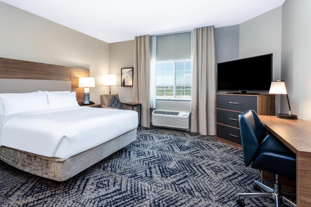 Queen Studio with Roll-In Shower - Disability Access - Non-Smoking at Candlewood Suites Grand Junction by IHG