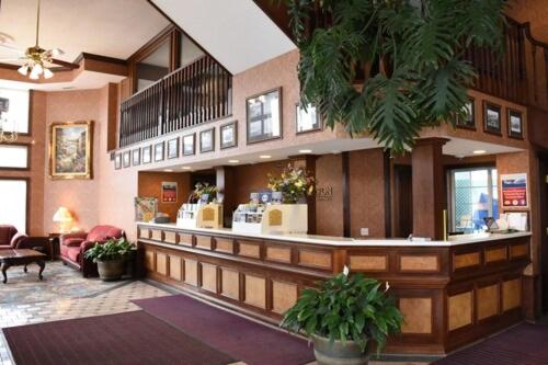 | Hamilton Inn Select Beachfront