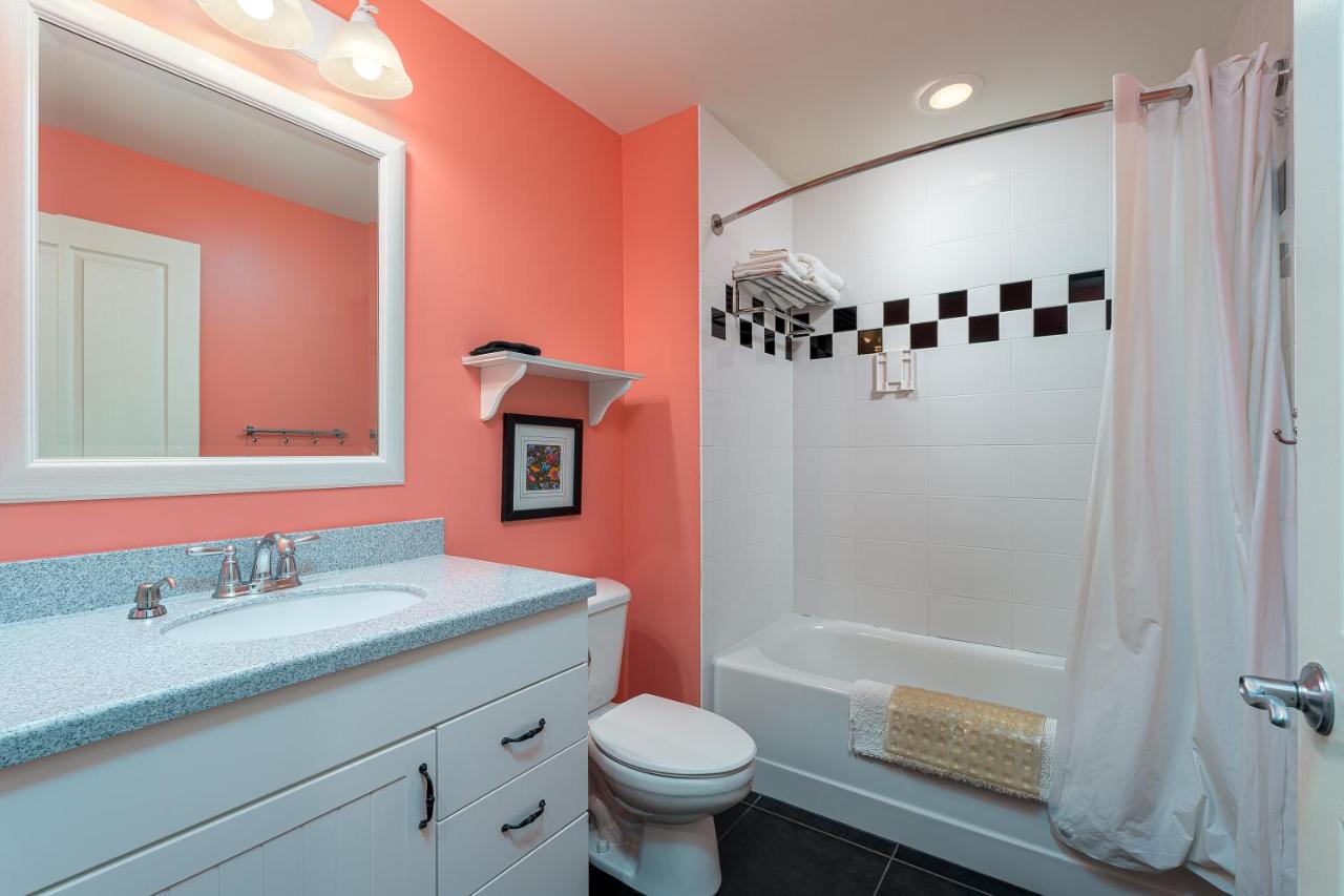 | Harbour House at the Inn 215