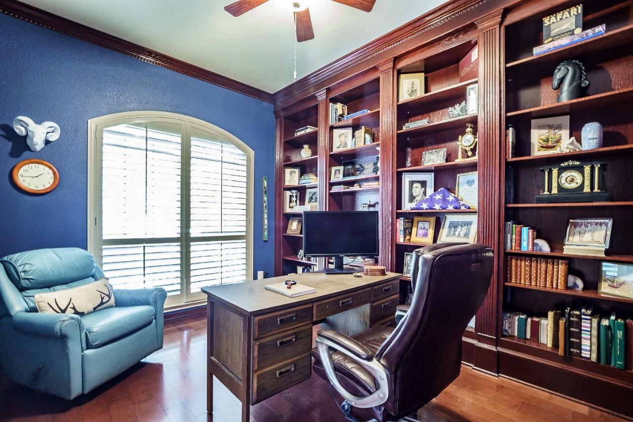  | Beautiful Open Floorplan Home with Pool near Lake Austin and Lake Travis