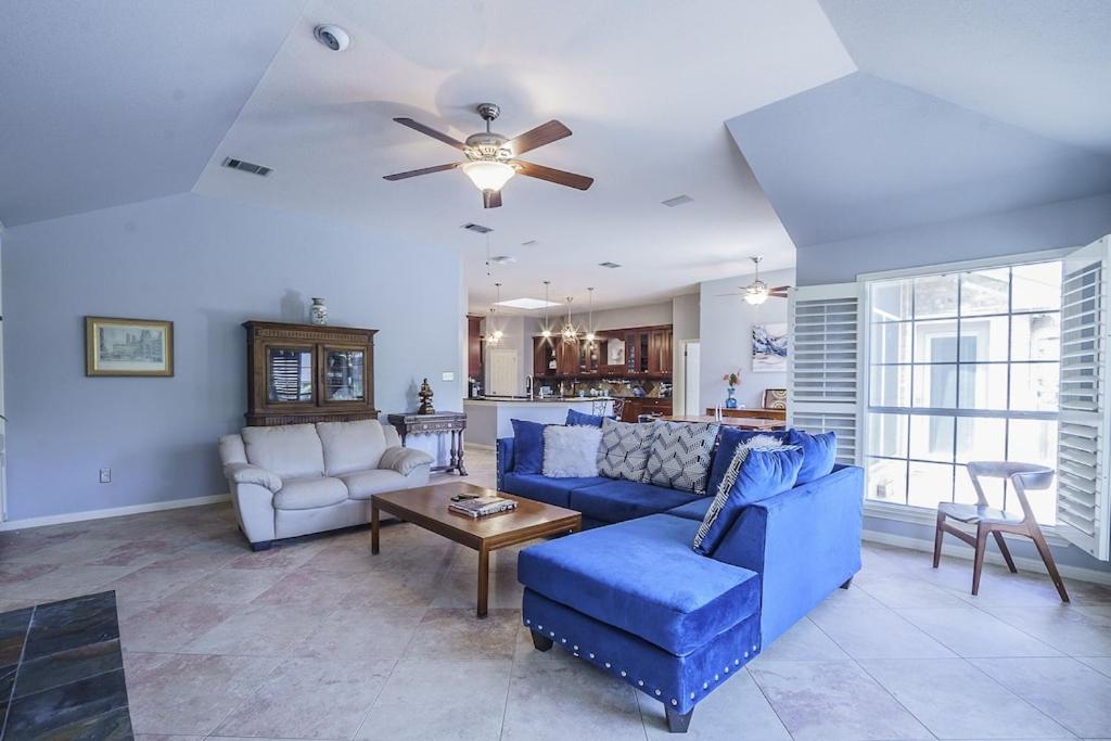  | Beautiful Open Floorplan Home with Pool near Lake Austin and Lake Travis
