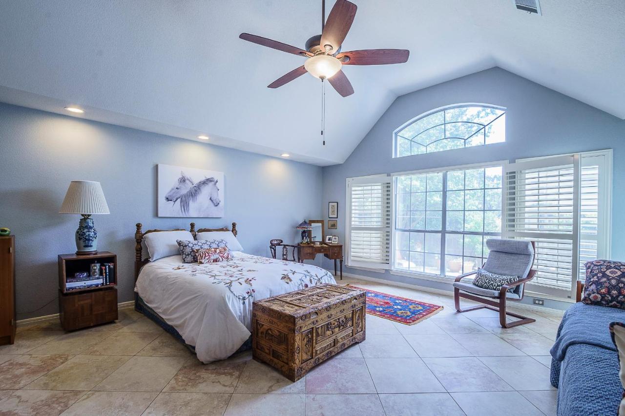  | Beautiful Open Floorplan Home with Pool near Lake Austin and Lake Travis