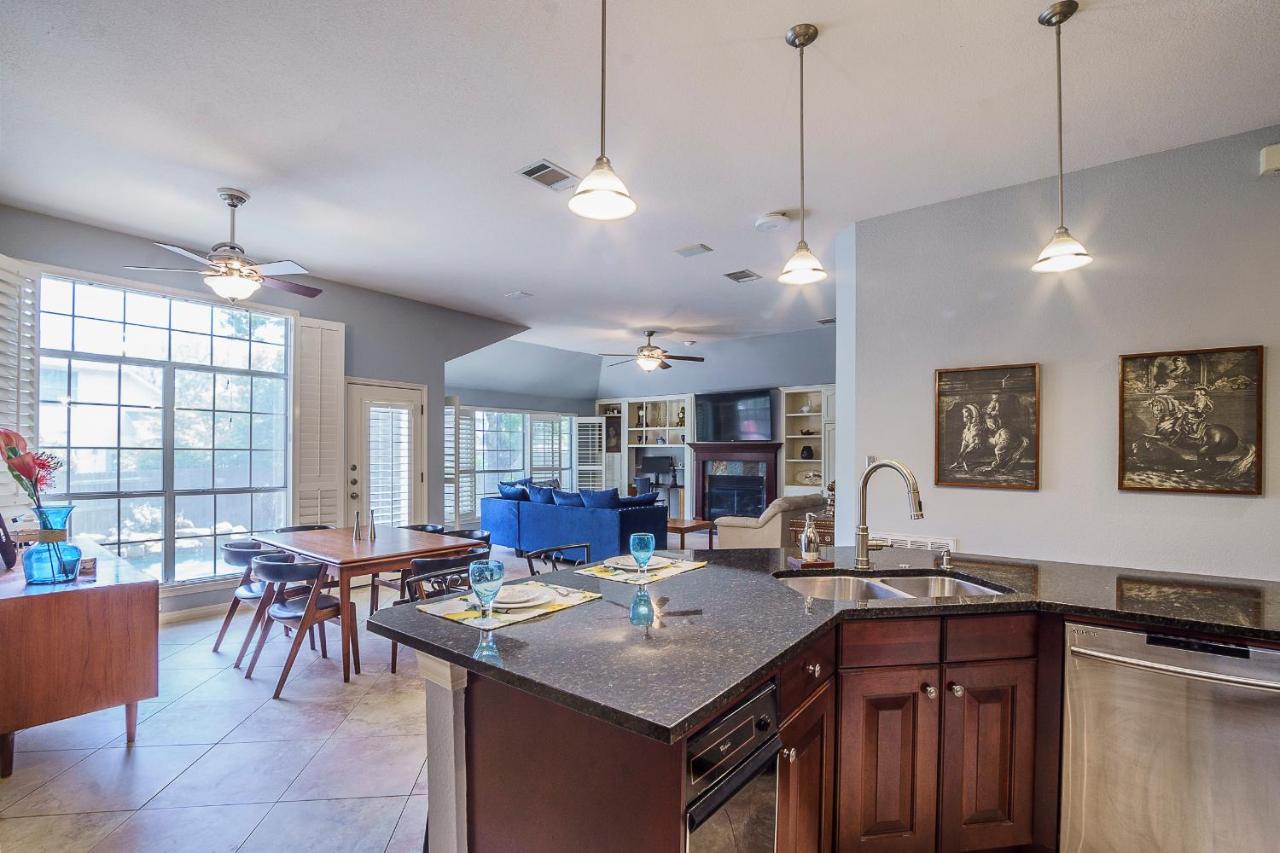  | Beautiful Open Floorplan Home with Pool near Lake Austin and Lake Travis