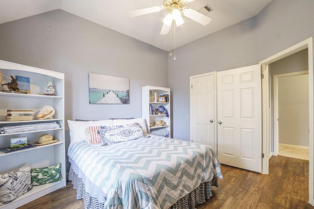  | Beautiful Open Floorplan Home with Pool near Lake Austin and Lake Travis