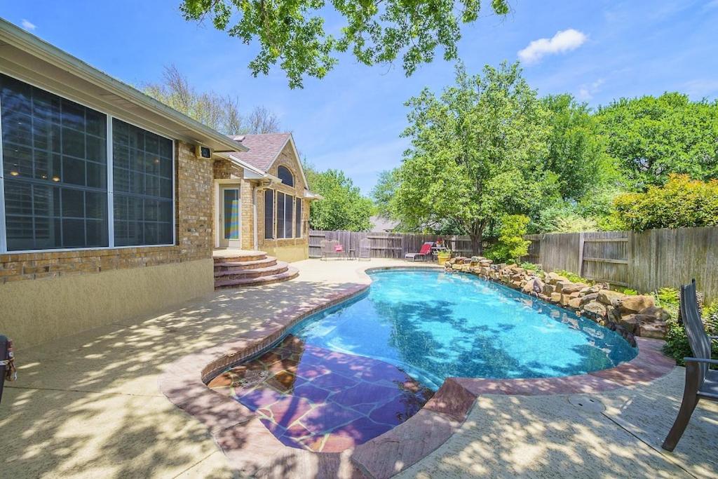  | Beautiful Open Floorplan Home with Pool near Lake Austin and Lake Travis