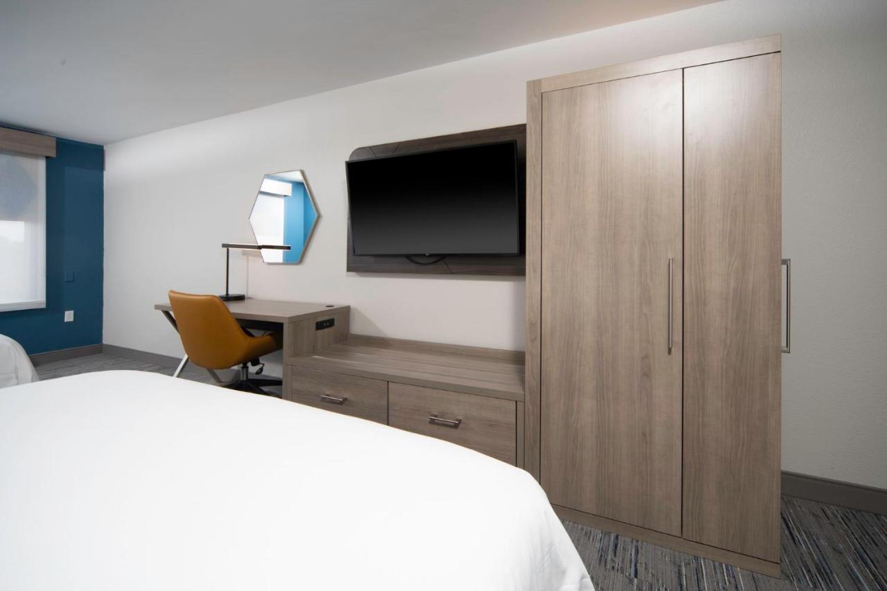 | Holiday Inn Express and Suites Atlanta-Johns Creek, an IHG Hotel