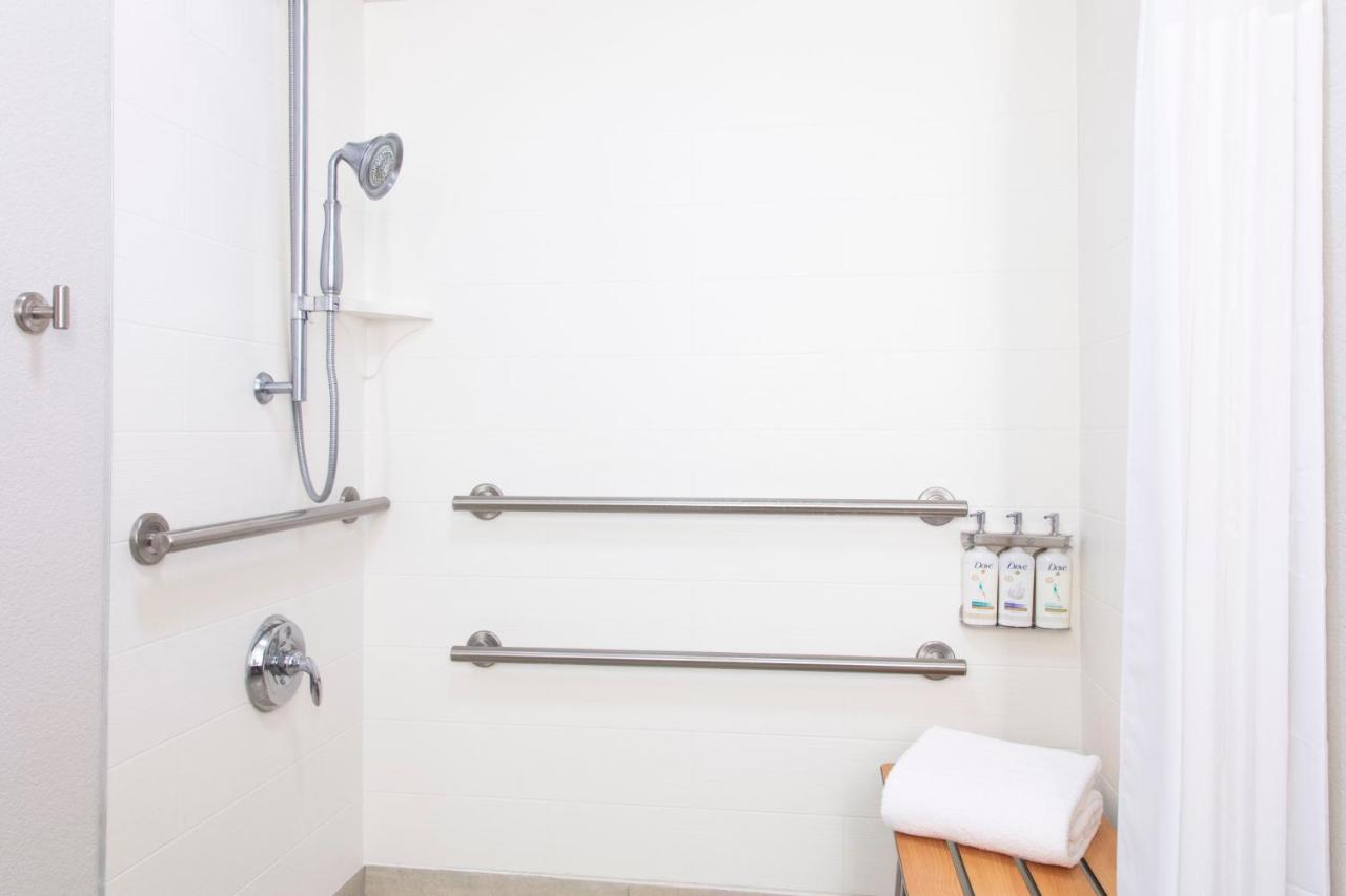 King Room with Hearing Accessible Roll In Shower - Non-Smoking at Holiday Inn Express San Antonio-Airport by IHG