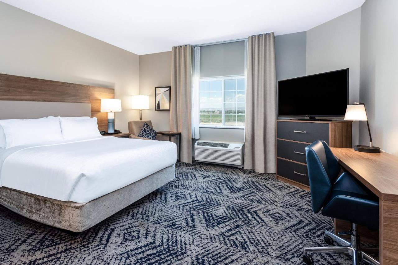 Queen Studio with Roll-In Shower - Disability Access - Non-Smoking at Candlewood Suites Grand Junction by IHG