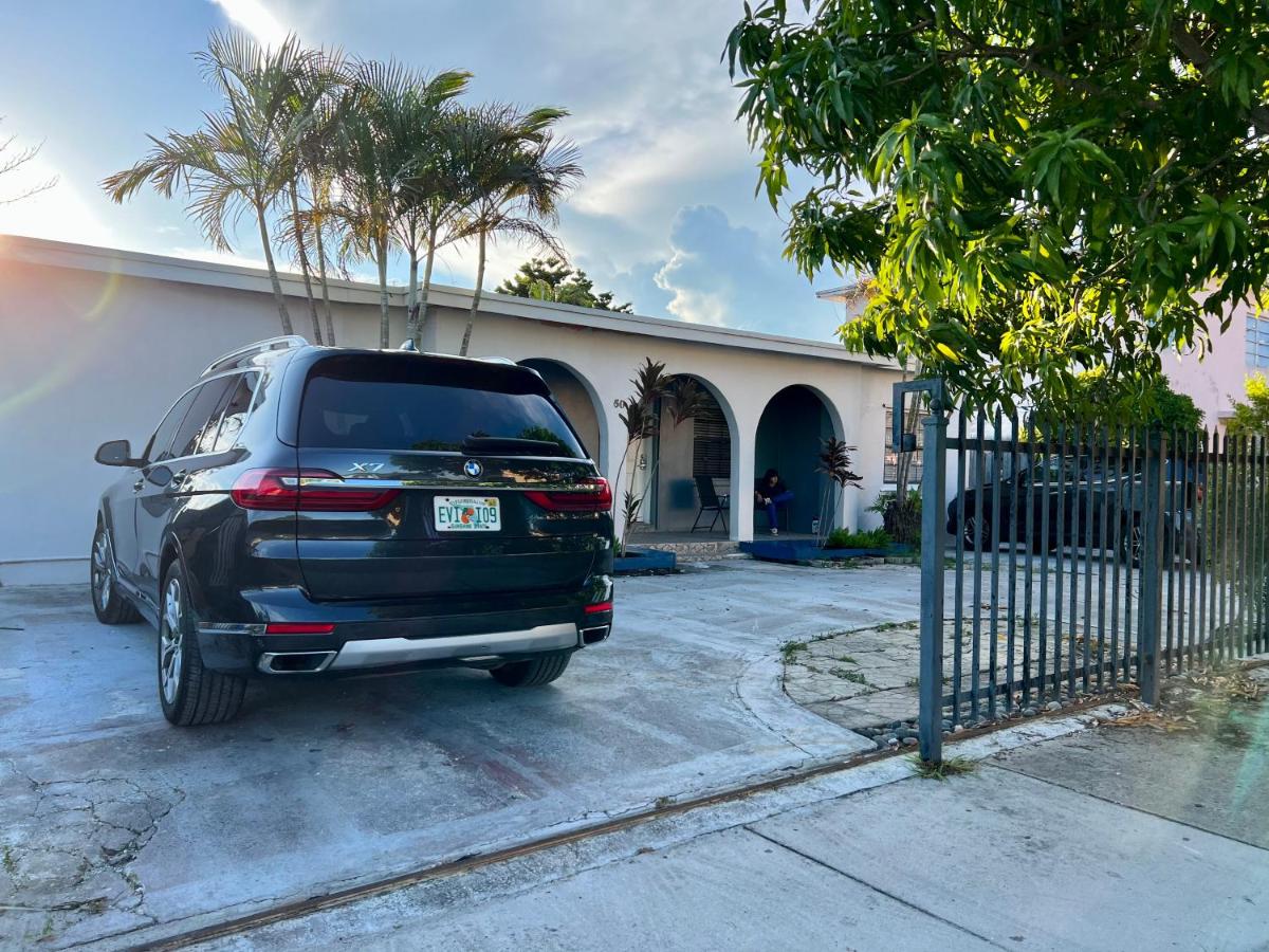 | Coral Gable Studio w/free parking & Wifi