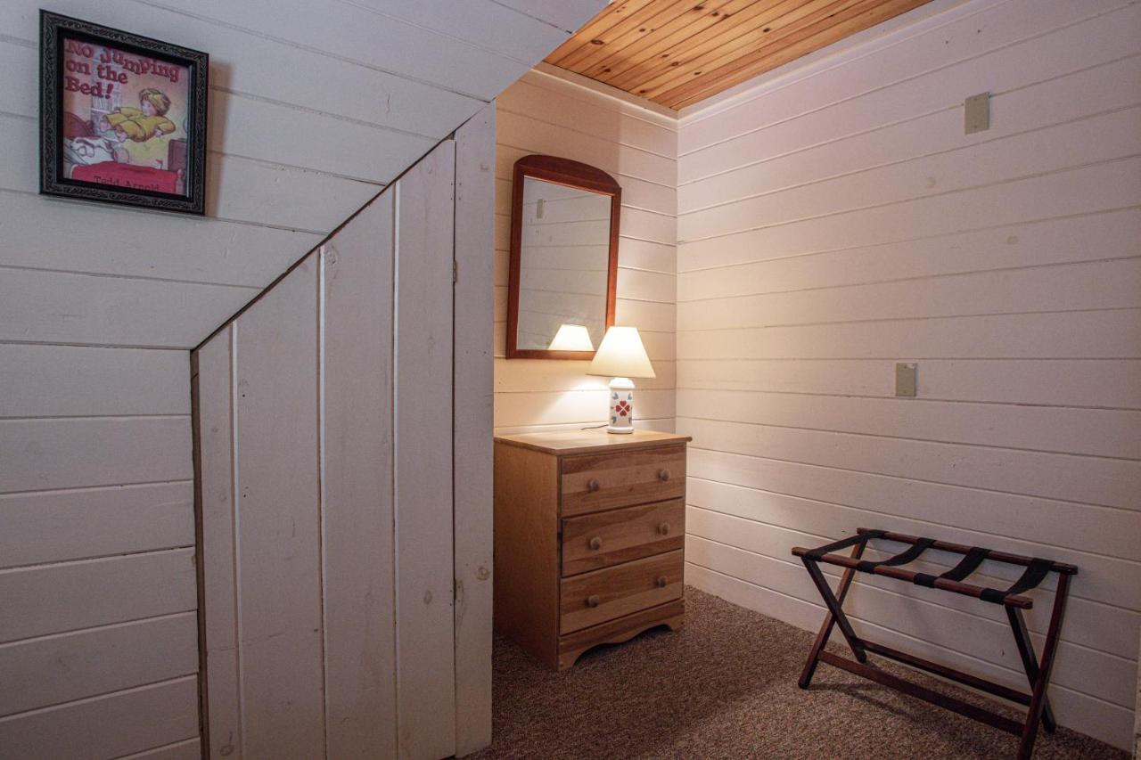 Two-Bedroom Suite - First Floor at Cranmore Mountain Lodge Bed & Breakfast