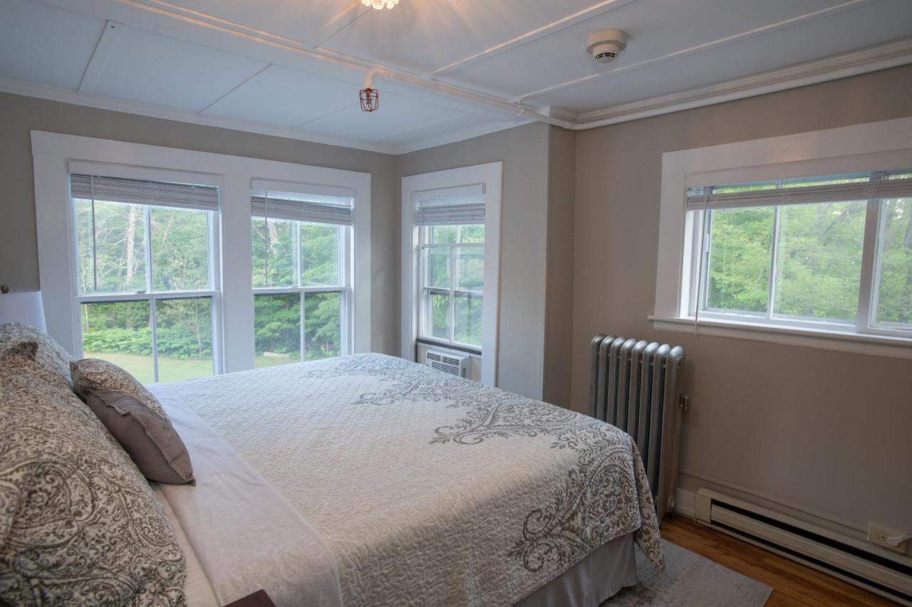 Standard King Room at Cranmore Mountain Lodge Bed & Breakfast