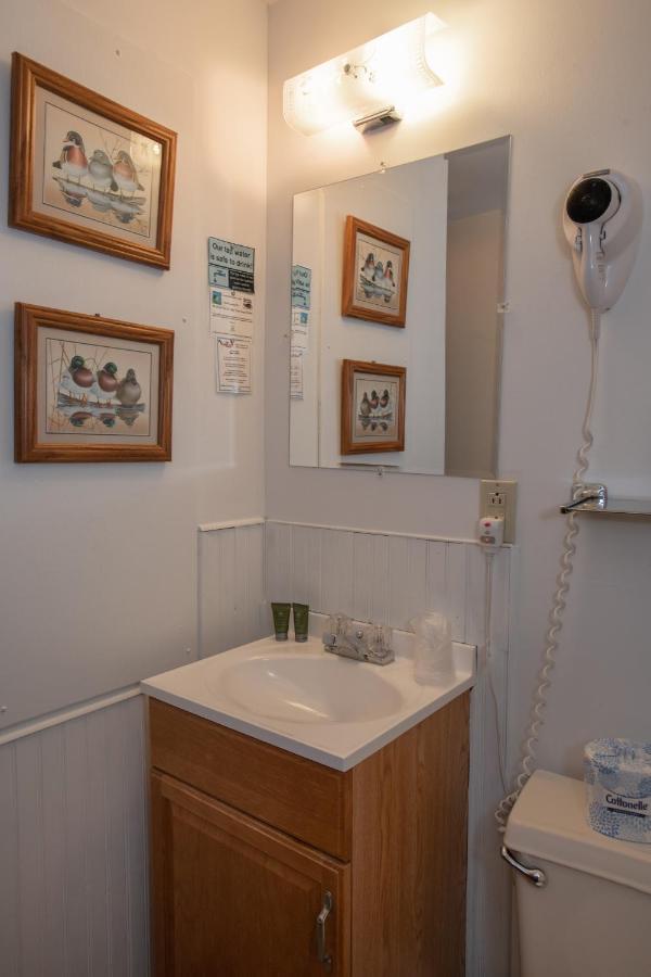 Queen Room at Cranmore Mountain Lodge Bed & Breakfast