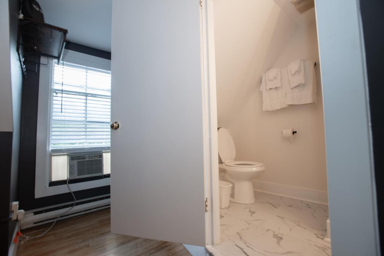 Economy Double Room at Cranmore Mountain Lodge Bed & Breakfast