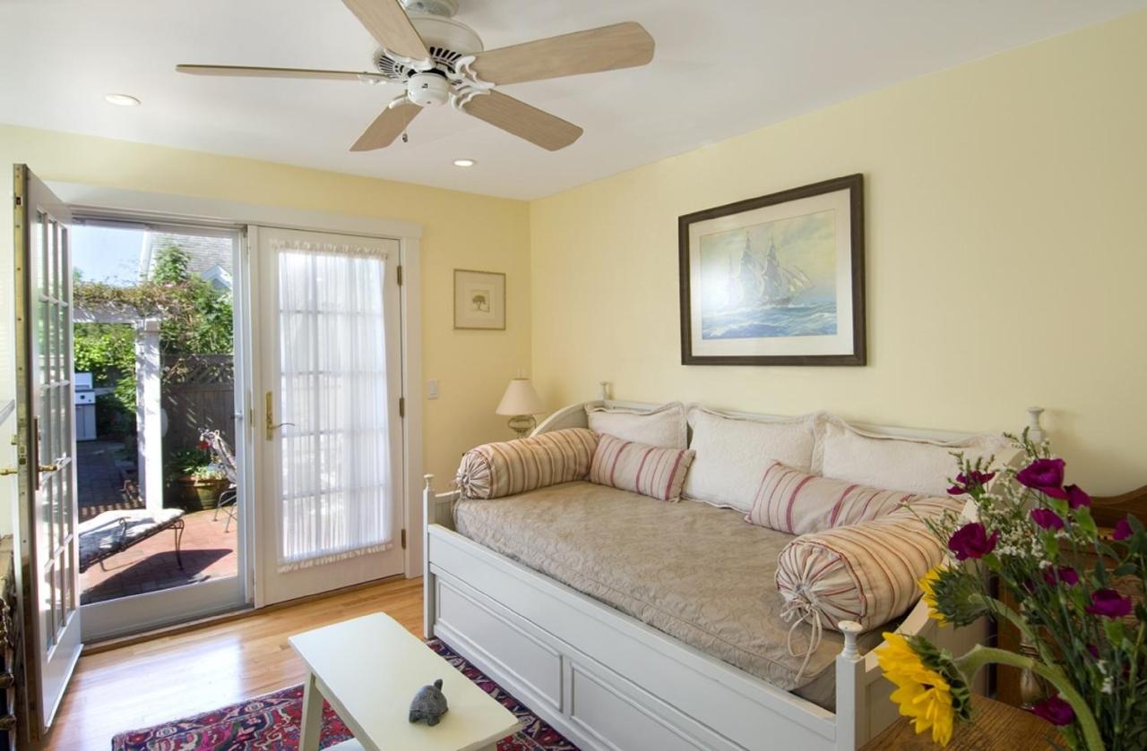 | Revere Guest House