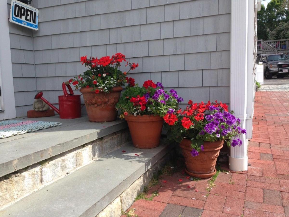 | Revere Guest House