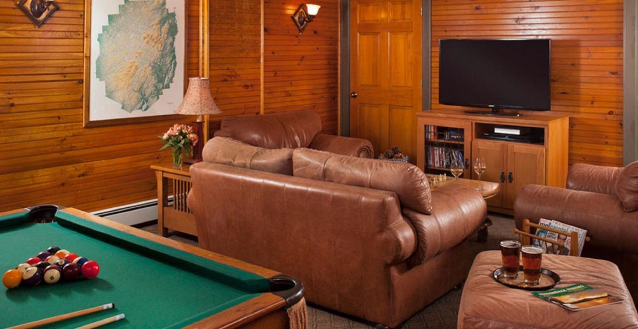 | Friends Lake Inn