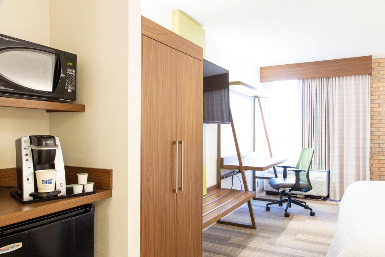 King Room - Non-Smoking at Holiday Inn Express San Antonio-Airport by IHG