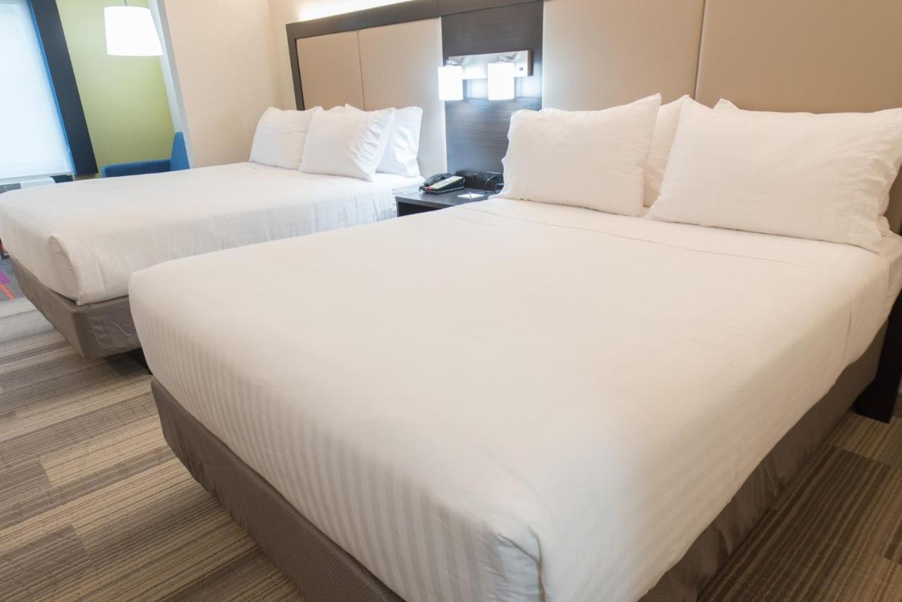 Suite Two Queens - Non-Smoking at Holiday Inn Express Hotel & Suites in North East (Erie) by IHG