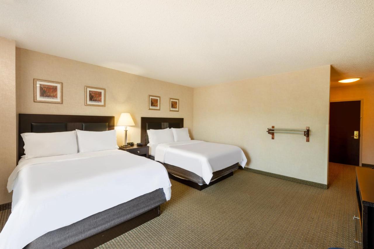 Room with Two Beds - Hearing Accessible - Non-Smoking at Holiday Inn Express Hotel & Suites in North East (Erie) by IHG