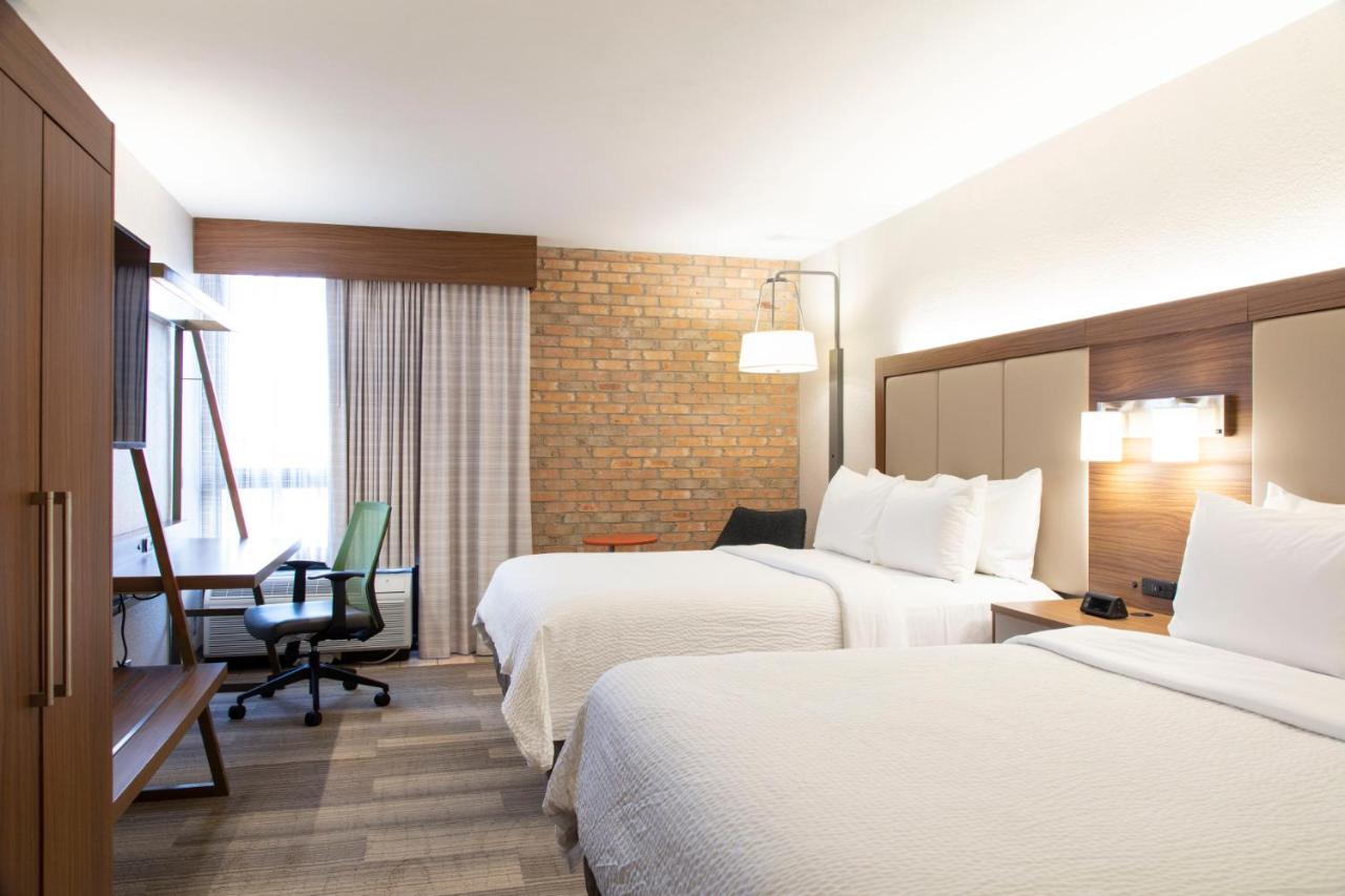 Queen Room with Hearing Accessible Roll In Shower - Non-Smoking at Holiday Inn Express San Antonio-Airport by IHG
